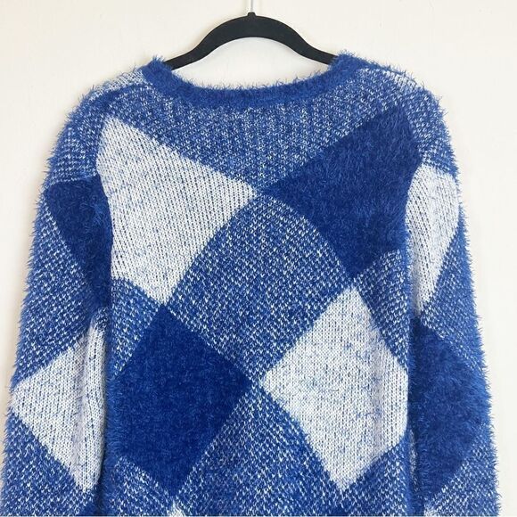 Fever Harlequin Diamond Super Soft Cozy Fuzzy Eyelash Sweater Blue/White NWOT - Picture 6 of 9